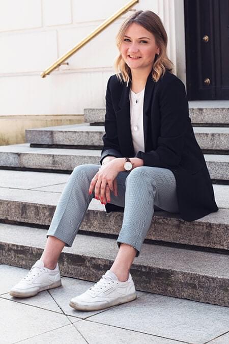 24 Jasmin Schenkelberg