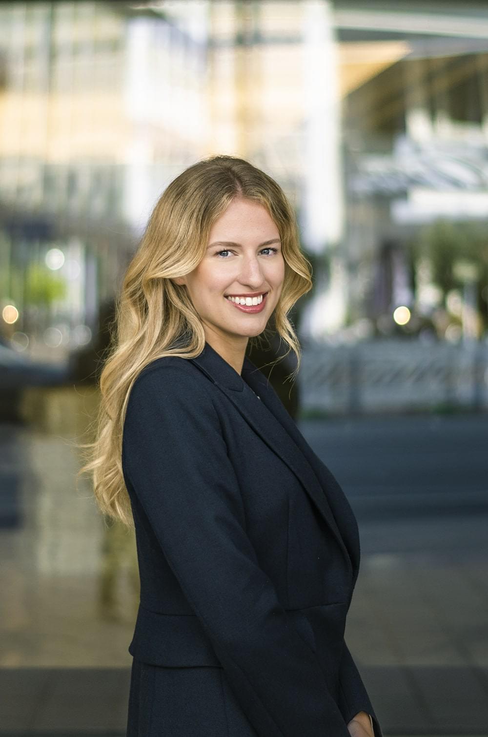 57 Katharina Lau