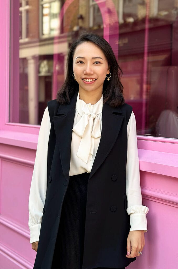 Retrato de Ziling (Sharleen) Huang